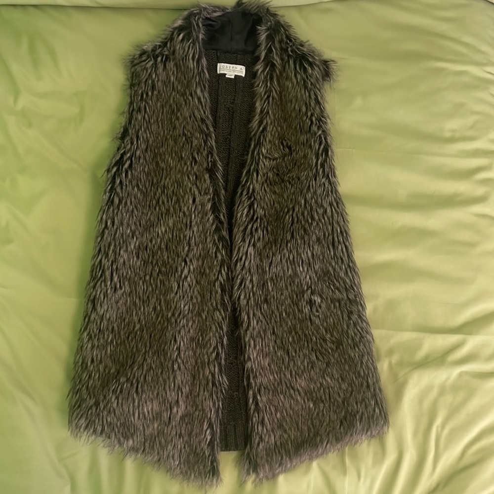 Joseph A. Faux Fur Vest. Size S.